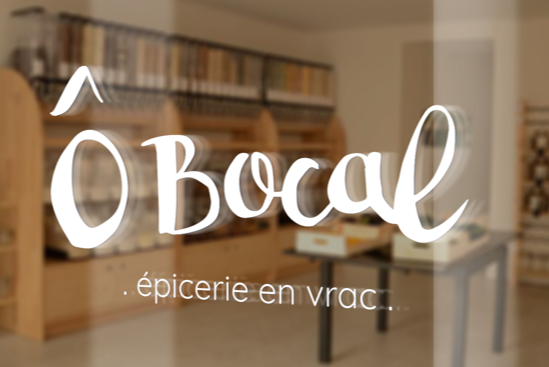 Zoom sur le logo Ô Bocal de la vitrine